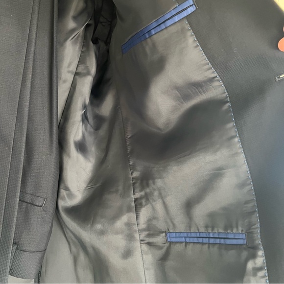 Kenneth Cole Reaction men’s navy blue suit - Picture 4 of 9